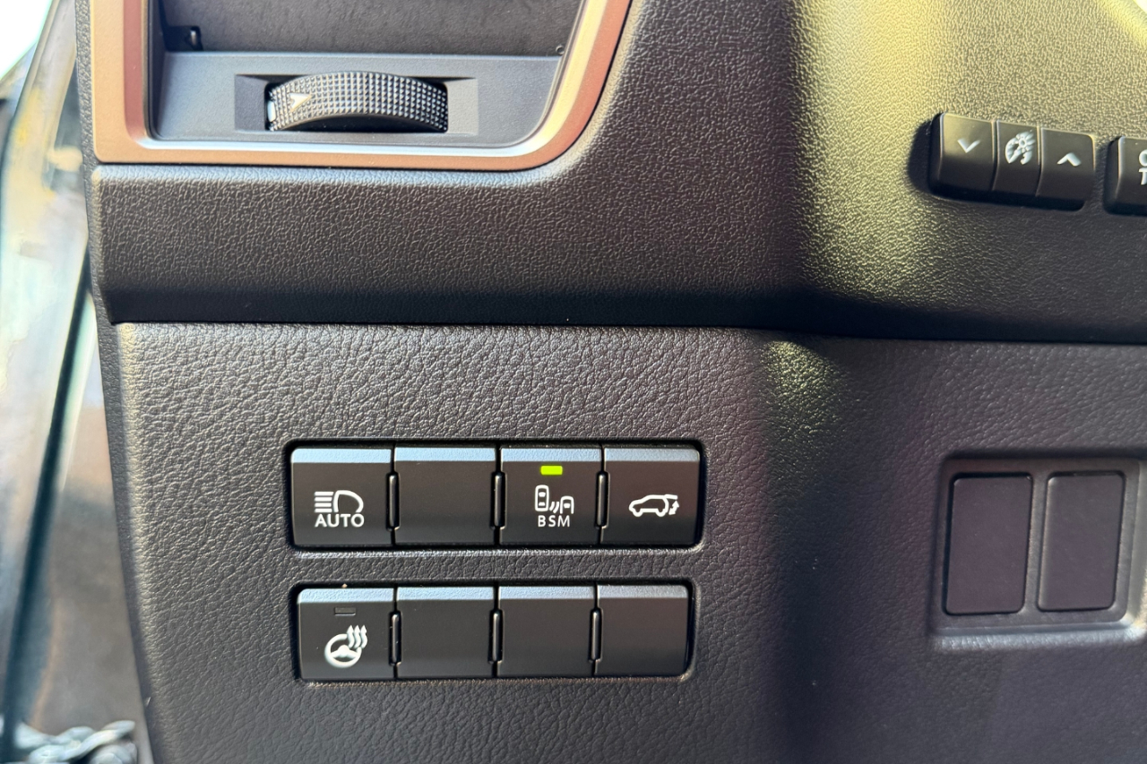 2021 Lexus NX 300h Premium photo 13