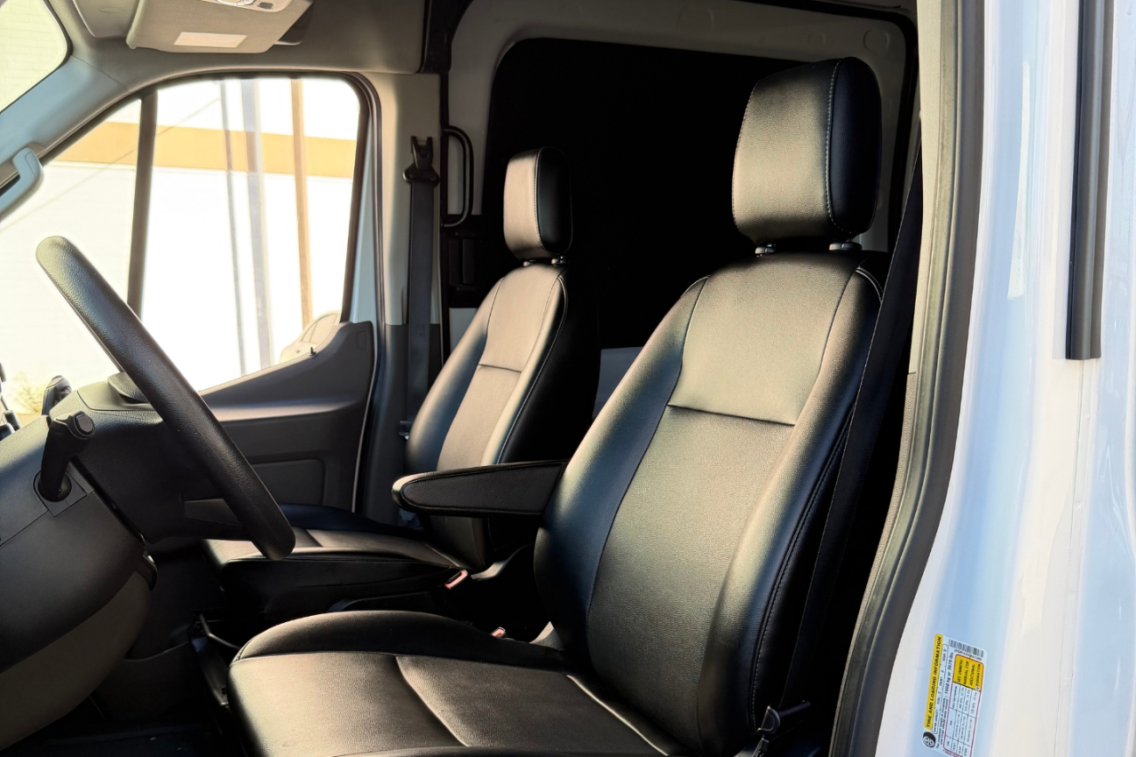 2020 Ford Transit Van photo 9