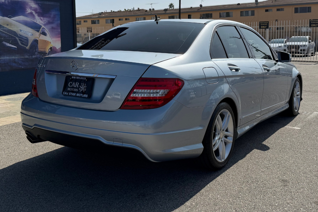 Mercedes-Benz C-Class C250 Luxury Sedan 2014 Mercedes-Benz C-Class C250 Luxury Sedan 2014