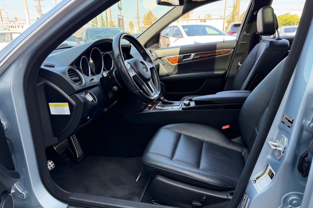 Mercedes-Benz C-Class C250 Luxury Sedan 2014 Mercedes-Benz C-Class C250 Luxury Sedan 2014