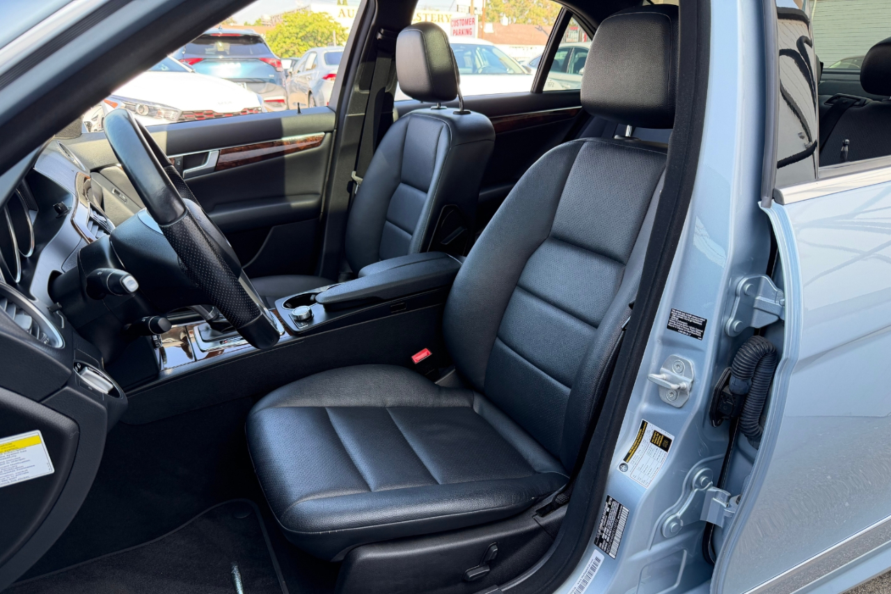 Mercedes-Benz C-Class C250 Luxury Sedan 2014 Mercedes-Benz C-Class C250 Luxury Sedan 2014