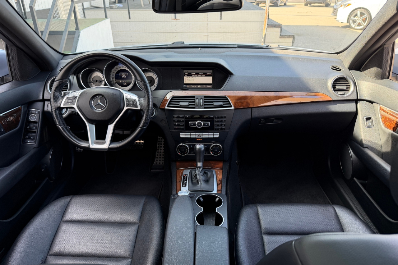 Mercedes-Benz C-Class C250 Luxury Sedan 2014 Mercedes-Benz C-Class C250 Luxury Sedan 2014