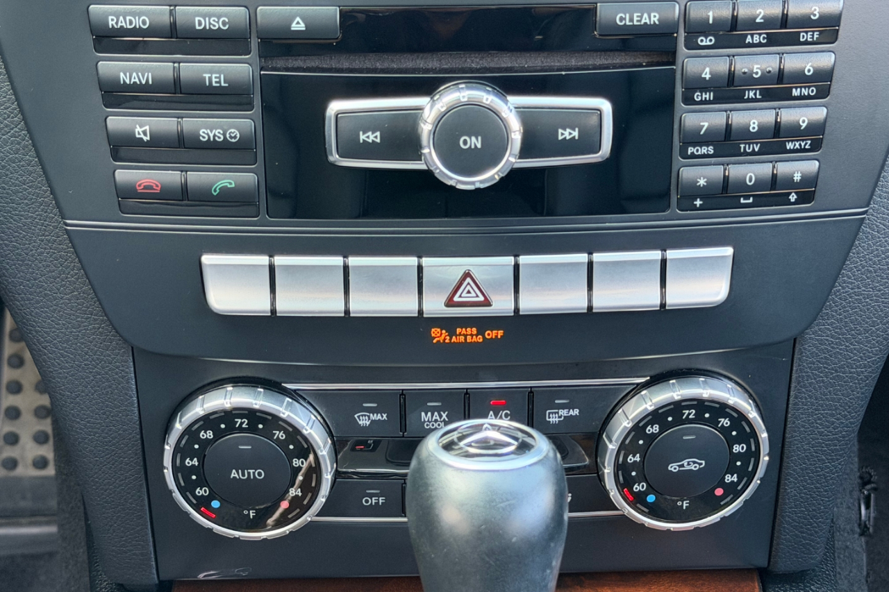 Mercedes-Benz C-Class C250 Luxury Sedan 2014 Mercedes-Benz C-Class C250 Luxury Sedan 2014