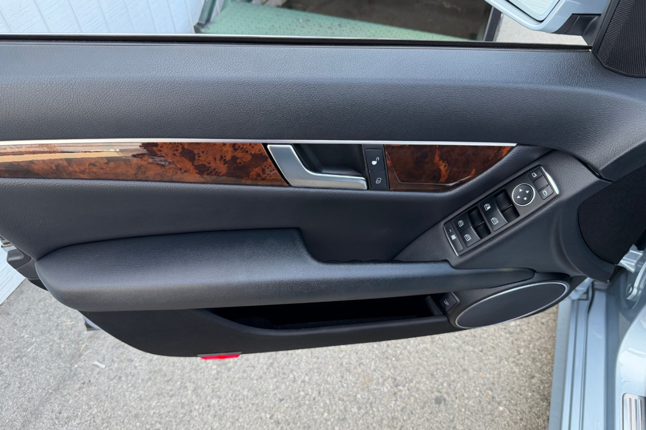 Mercedes-Benz C-Class C250 Luxury Sedan 2014 Mercedes-Benz C-Class C250 Luxury Sedan 2014