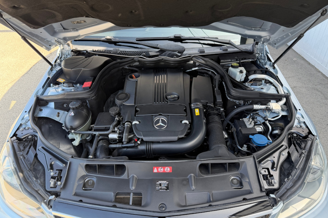 Mercedes-Benz C-Class C250 Luxury Sedan 2014 Mercedes-Benz C-Class C250 Luxury Sedan 2014