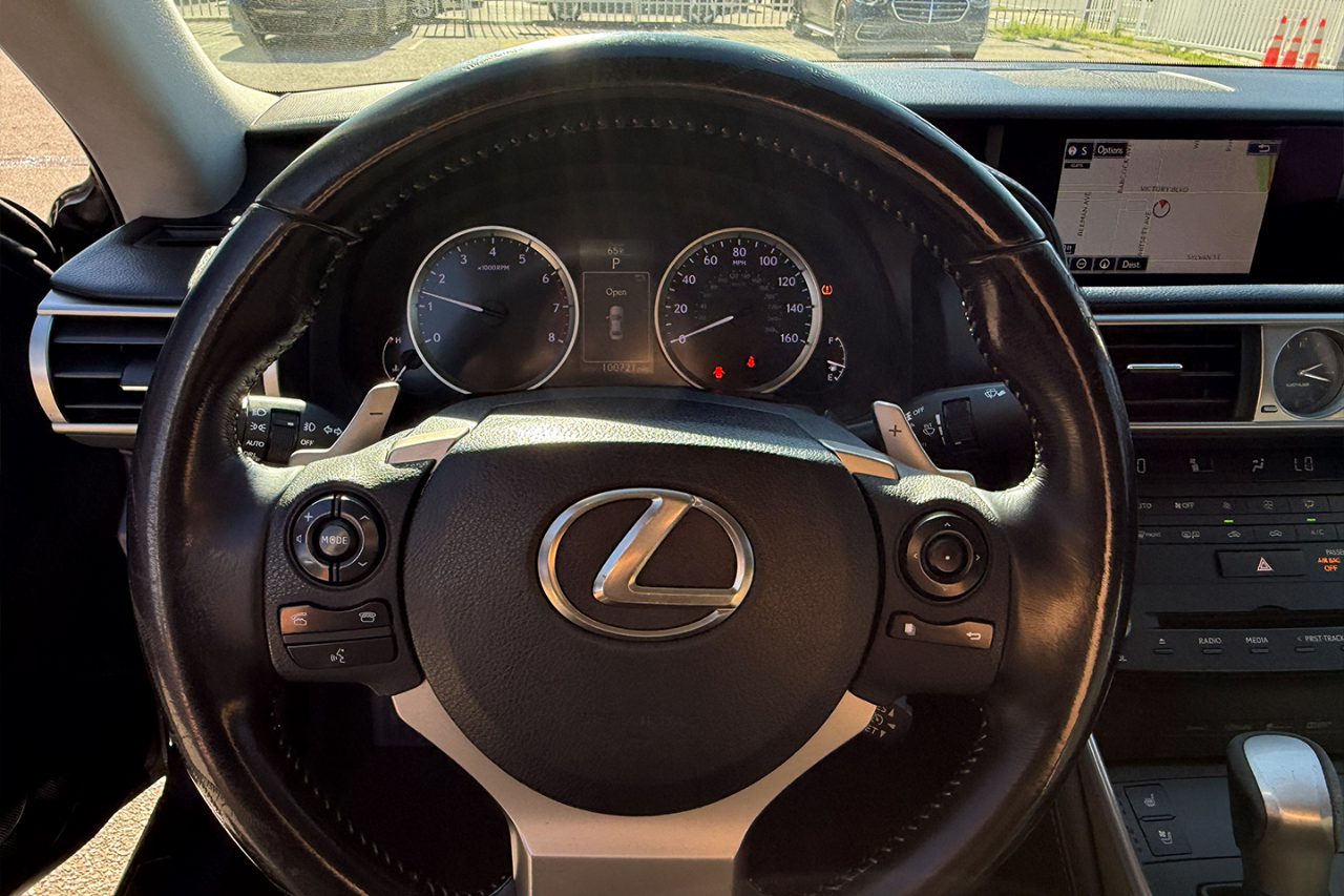 Lexus IS 200t 2016