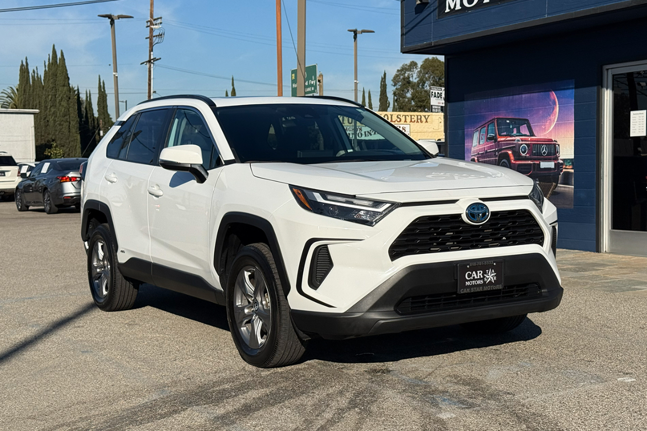 Toyota RAV4 Hybrid XLE 2023