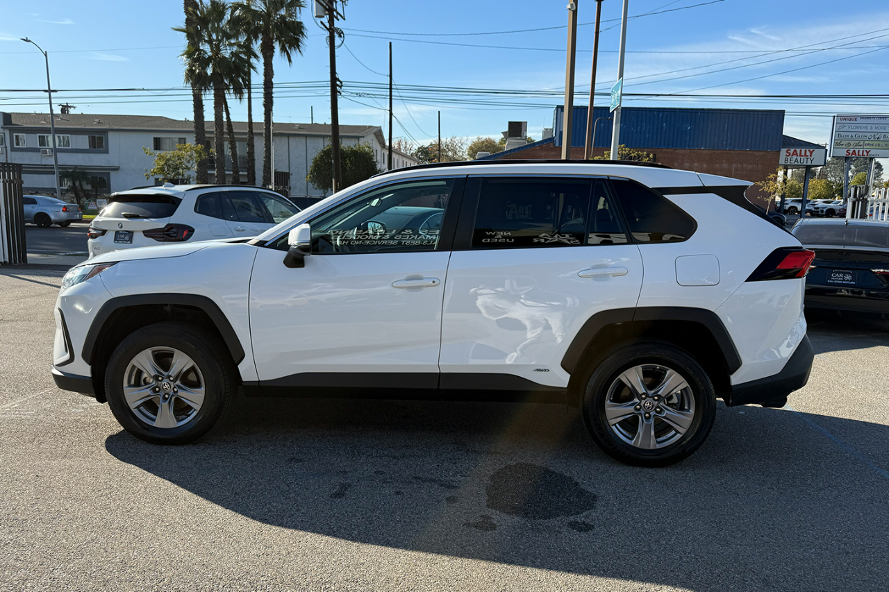 Toyota RAV4 Hybrid XLE 2023