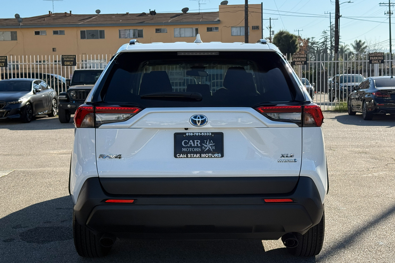 Toyota RAV4 Hybrid XLE 2023