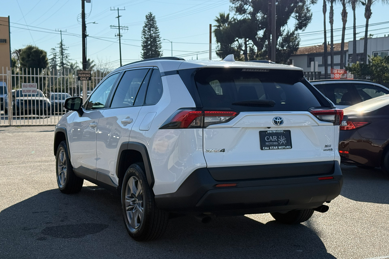Toyota RAV4 Hybrid XLE 2023