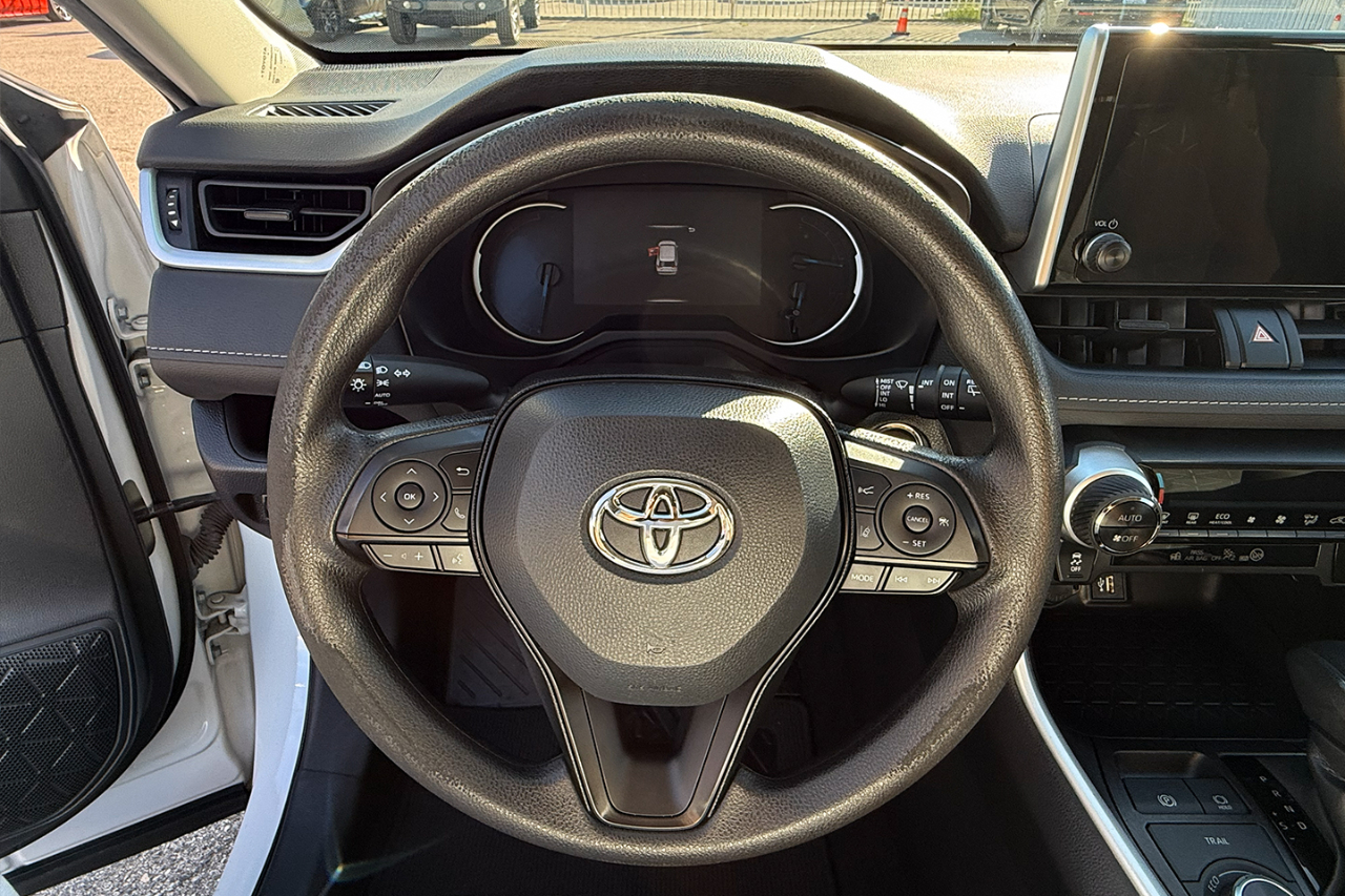 Toyota RAV4 Hybrid XLE 2023