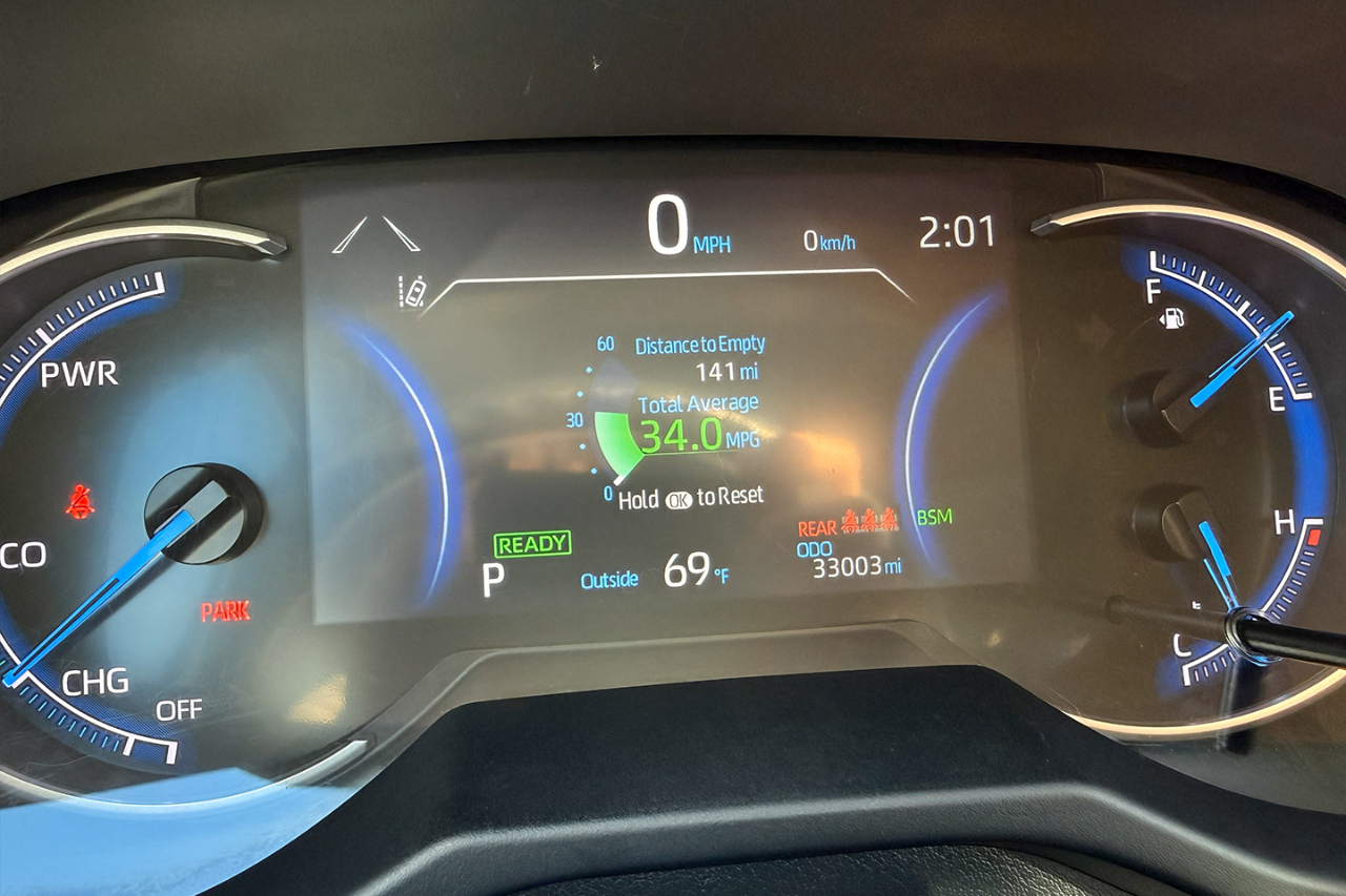 Toyota RAV4 Hybrid XLE 2023