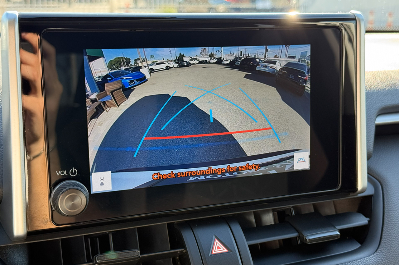 Toyota RAV4 Hybrid XLE 2023