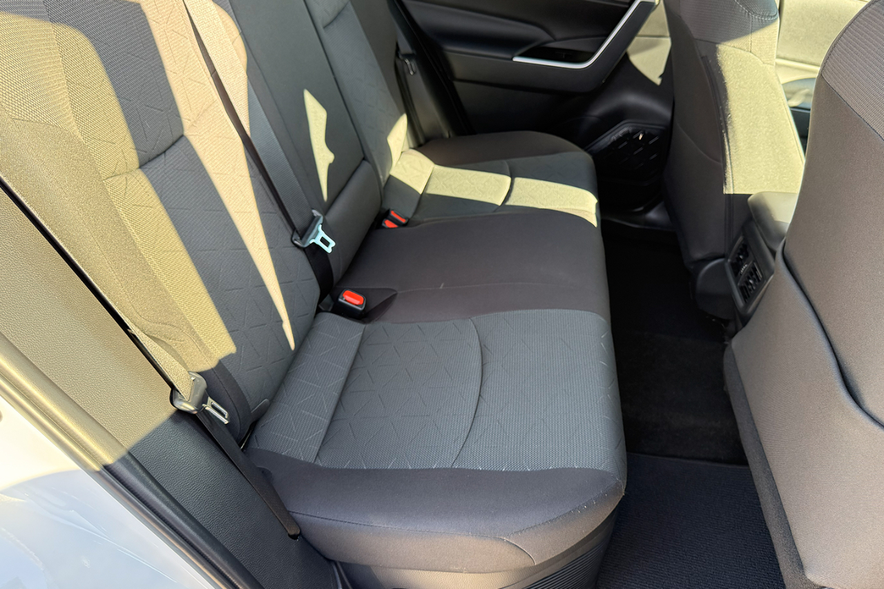 Toyota RAV4 Hybrid XLE 2023