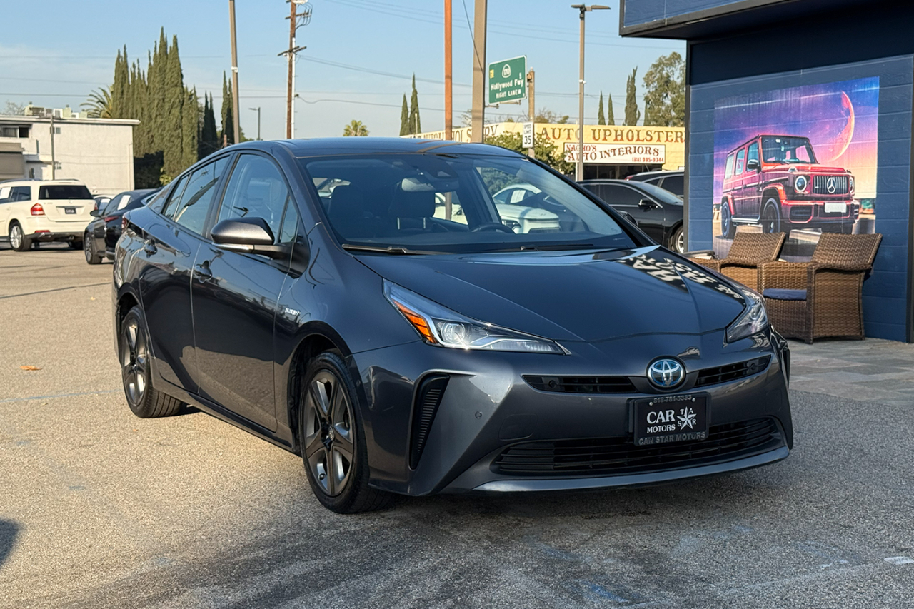 Toyota Prius LE 2021