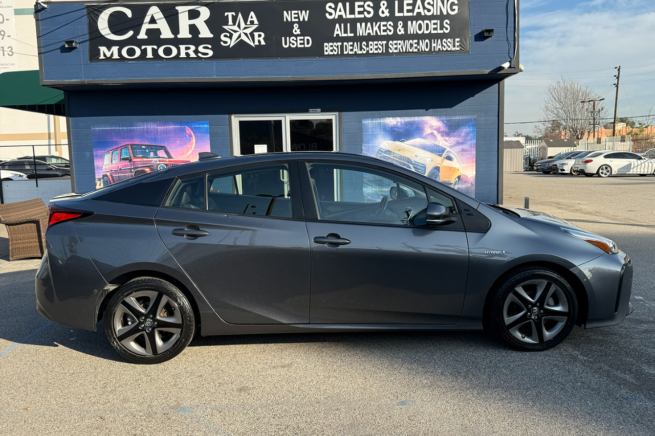 Toyota Prius LE 2021