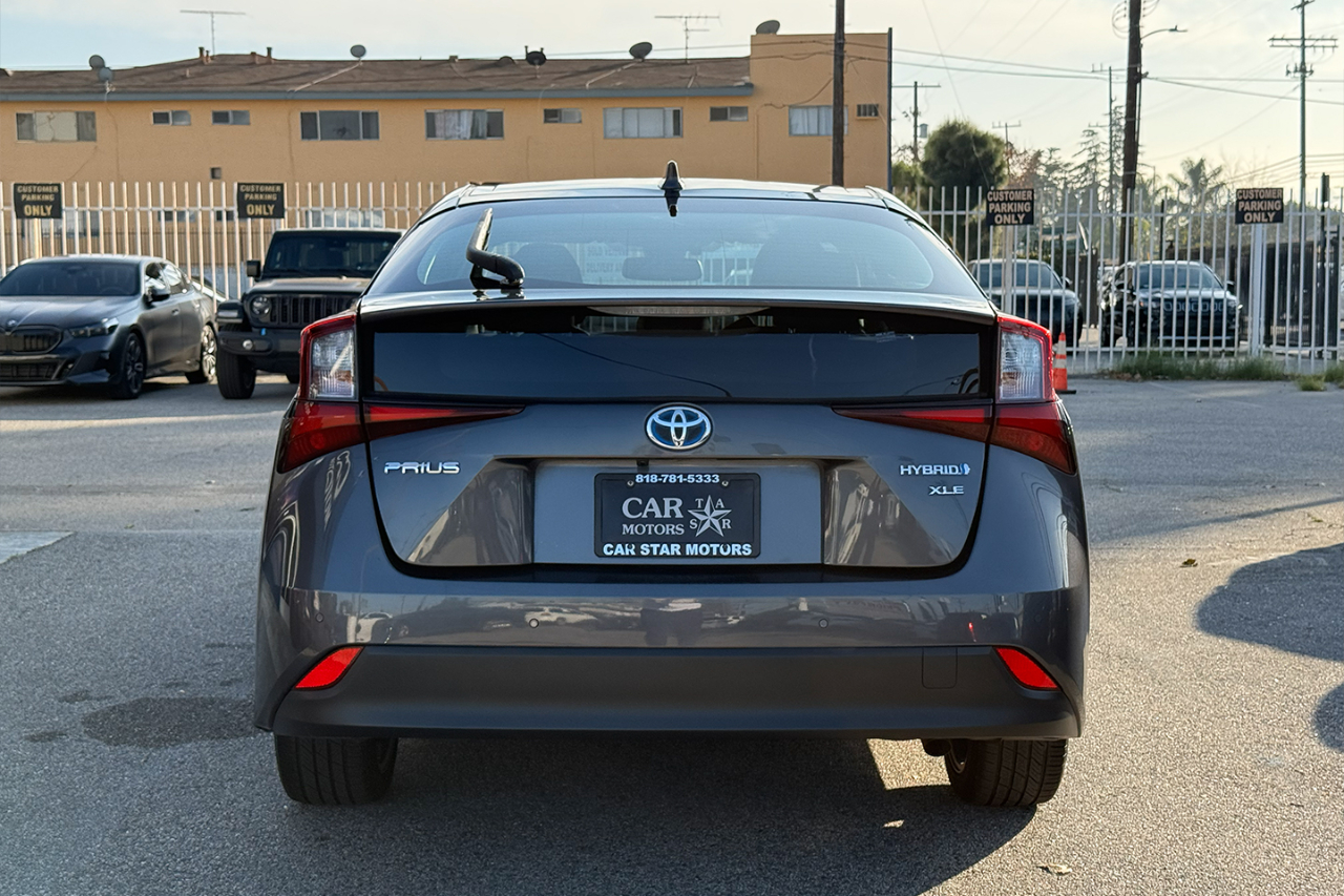 Toyota Prius LE 2021