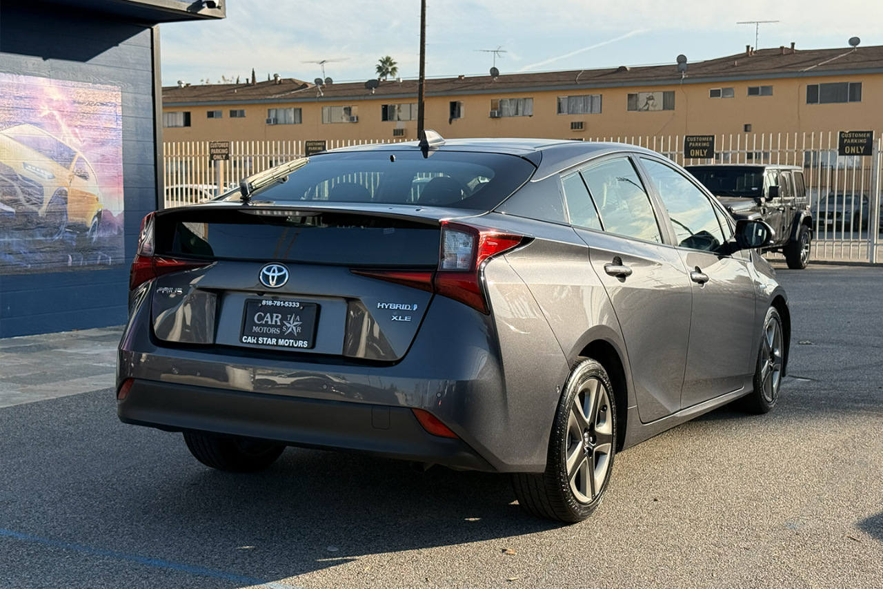 Toyota Prius LE 2021