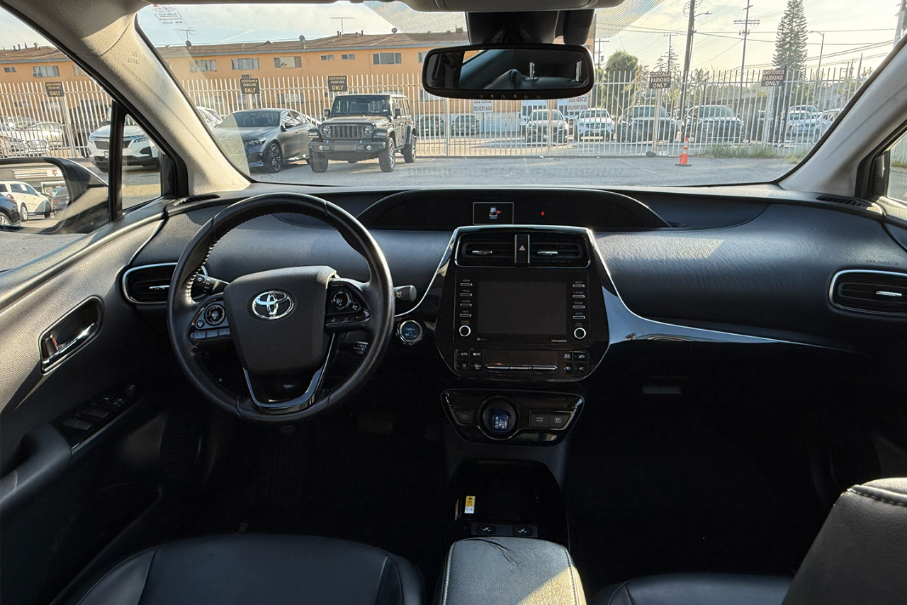 Toyota Prius LE 2021