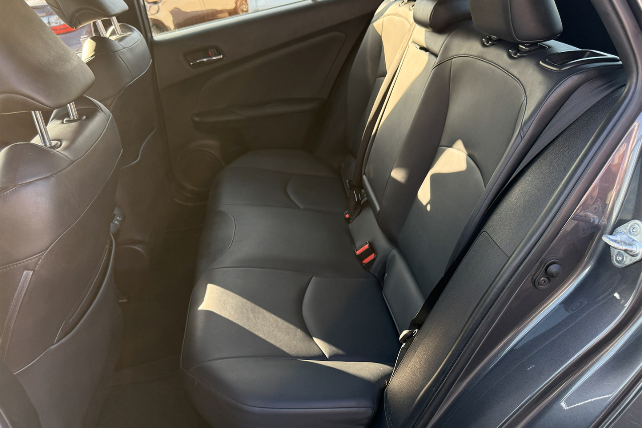 Toyota Prius LE 2021