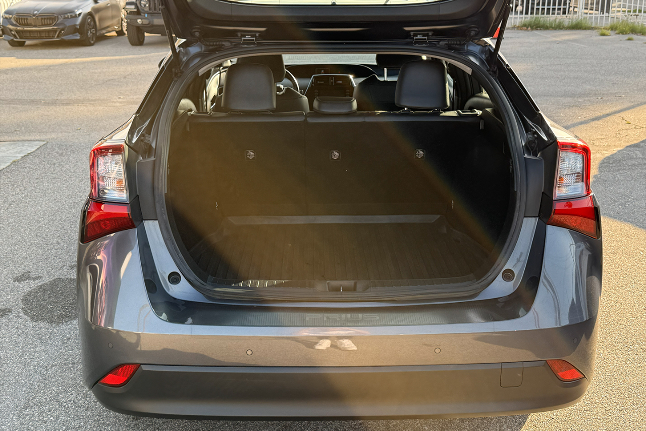 Toyota Prius LE 2021