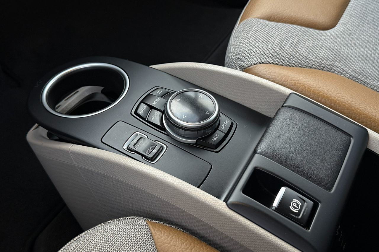 BMW i3 Base w/Range Extender 2014