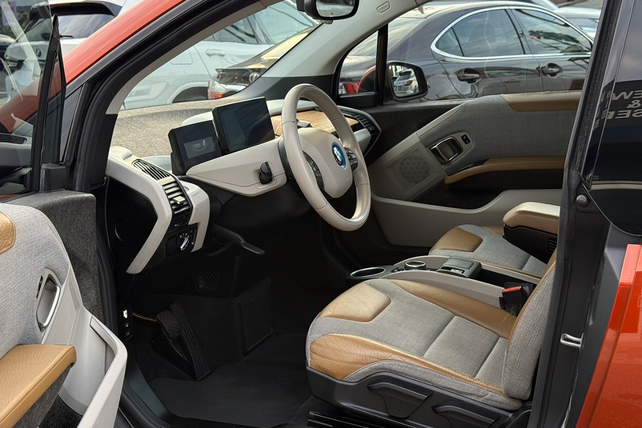 BMW i3 Base w/Range Extender 2014