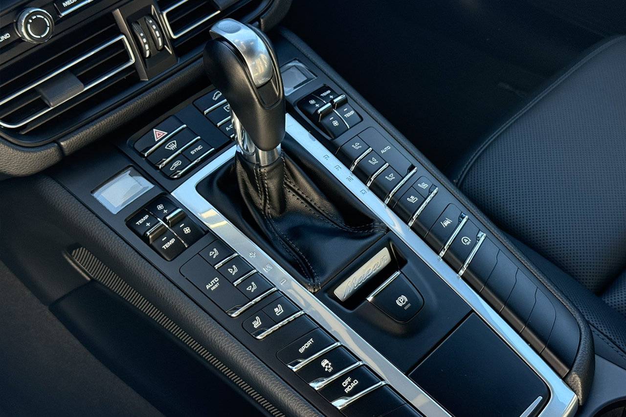 Porsche Macan Base 2020