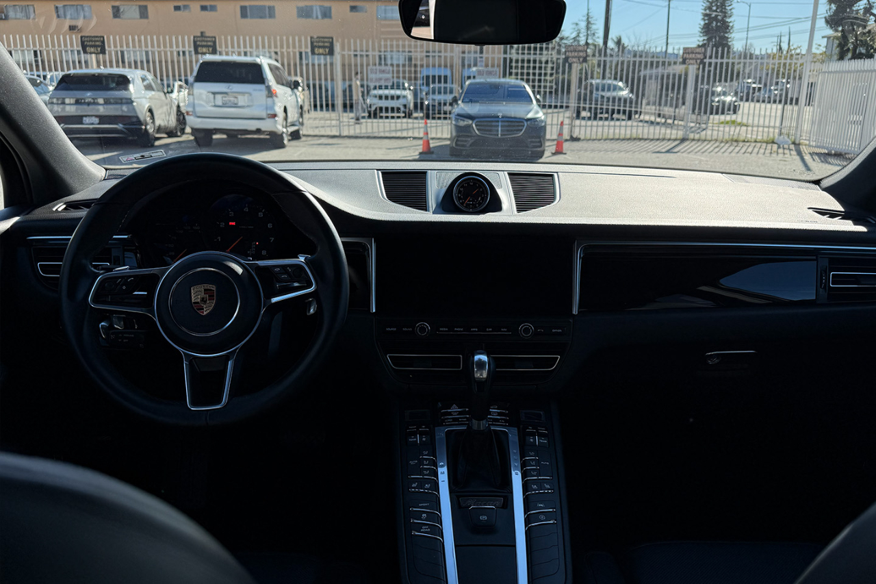 Porsche Macan Base 2020