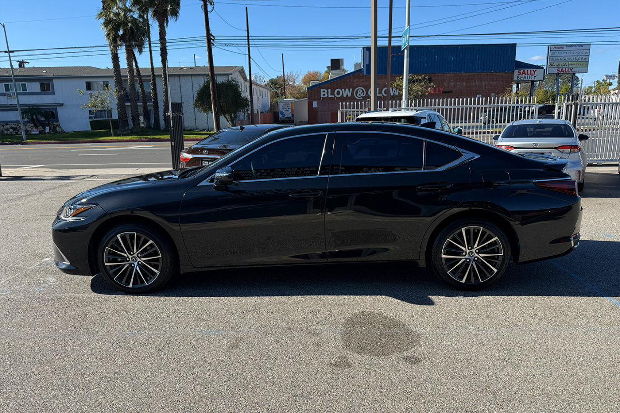 Lexus ES 300h Premium 2023