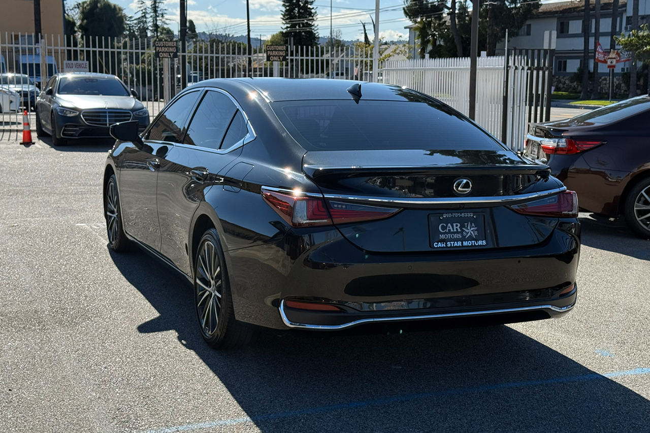 Lexus ES 300h Premium 2023