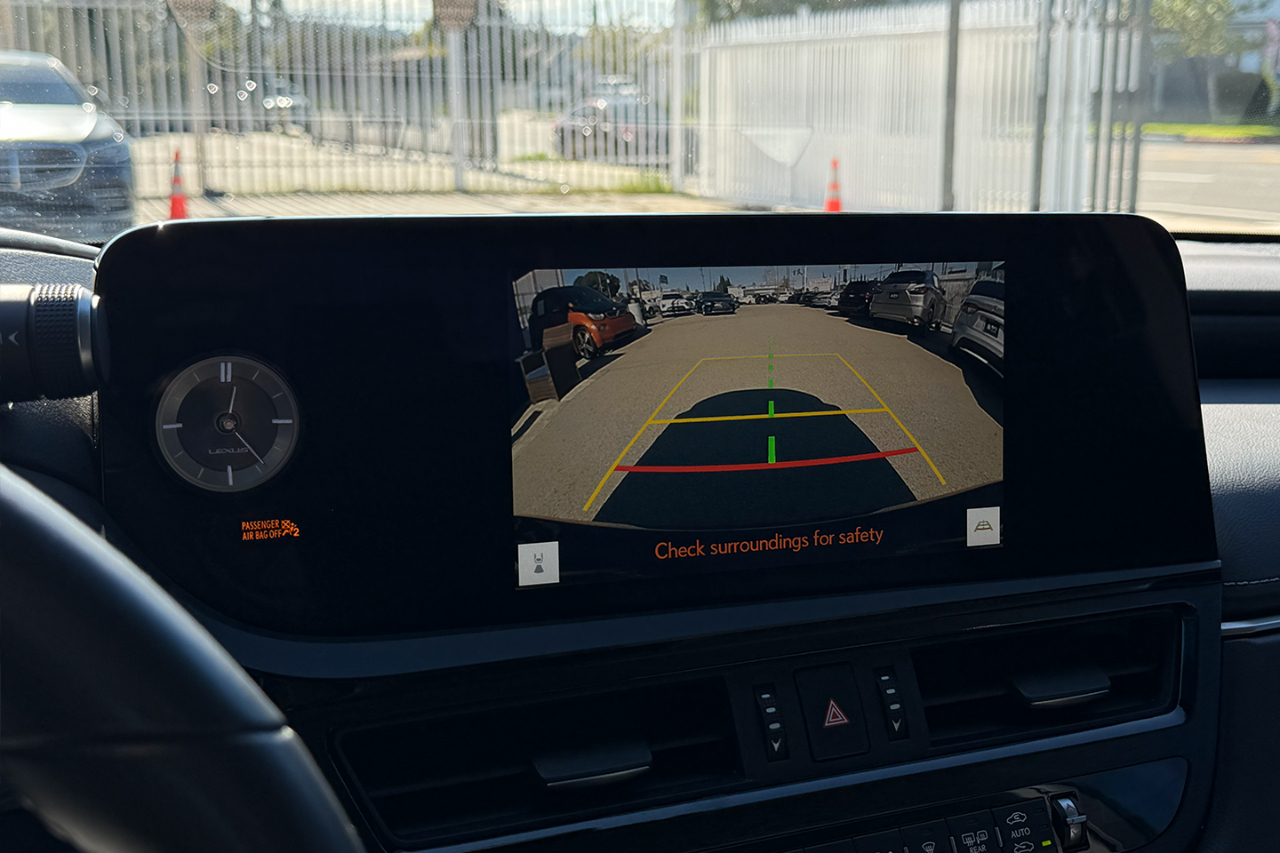 Lexus ES 300h Premium 2023