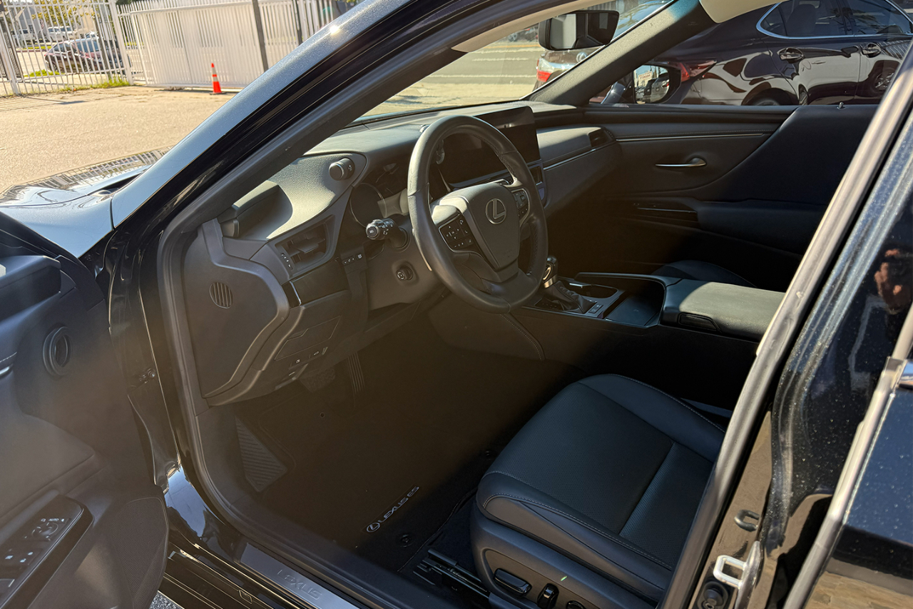 Lexus ES 300h Premium 2023