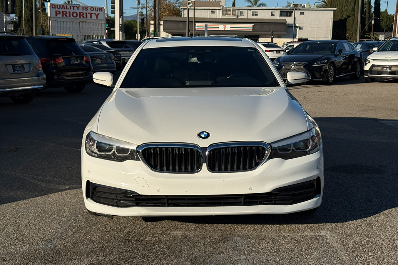 BMW 5-Series 530i 2019