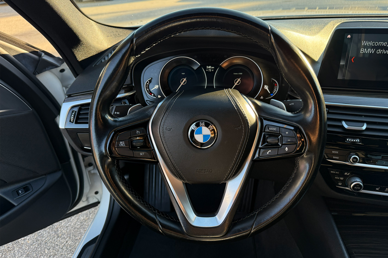 BMW 5-Series 530i 2019