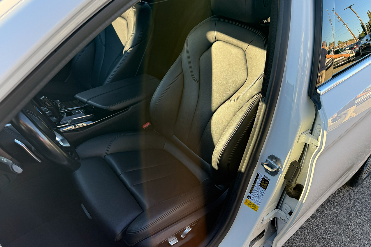 BMW 5-Series 530i 2019