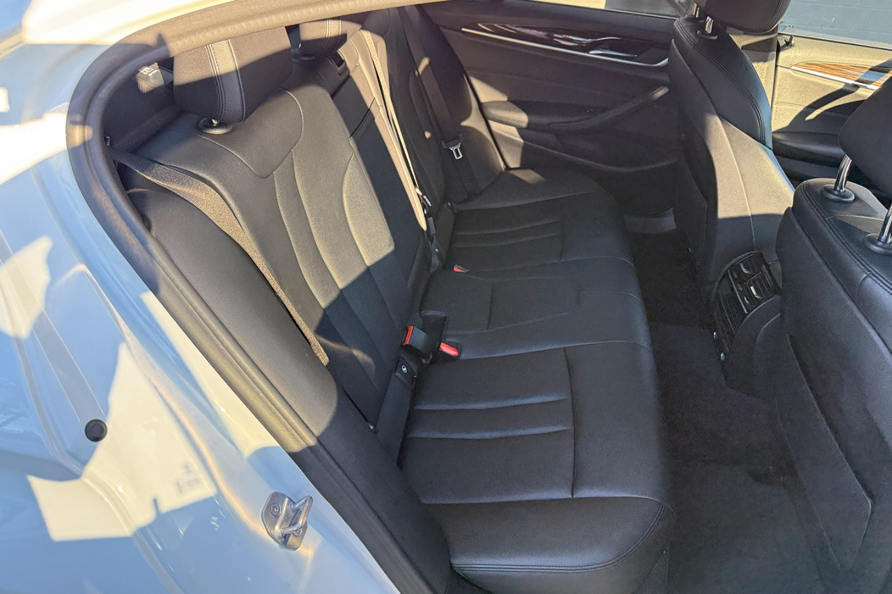 BMW 5-Series 530i 2019