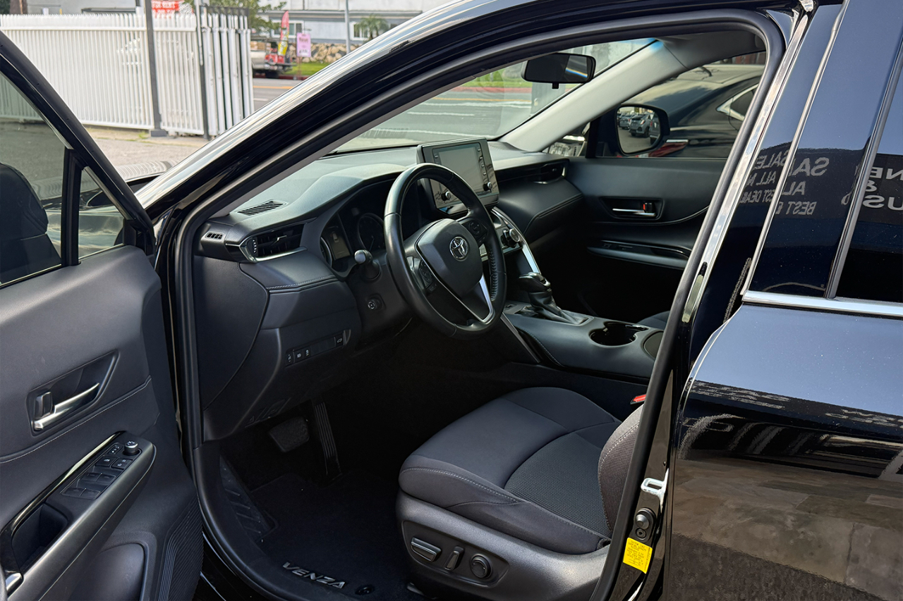 Toyota Venza LE 2021