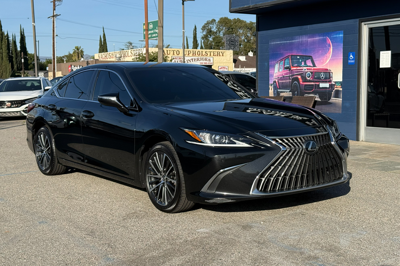 Lexus ES 300h Base 2023