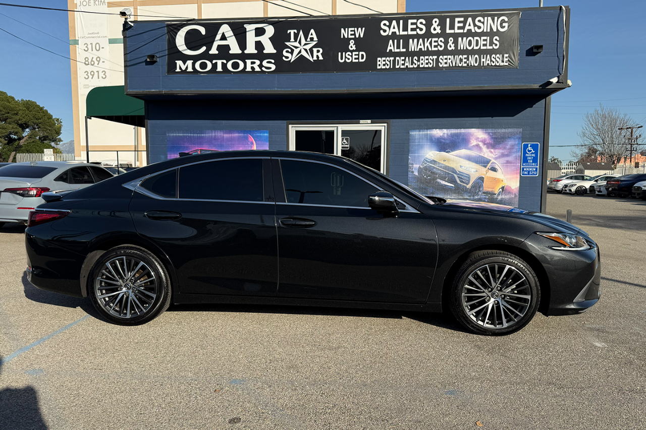 Lexus ES 300h Base 2023