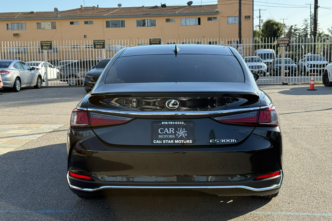 Lexus ES 300h Base 2023
