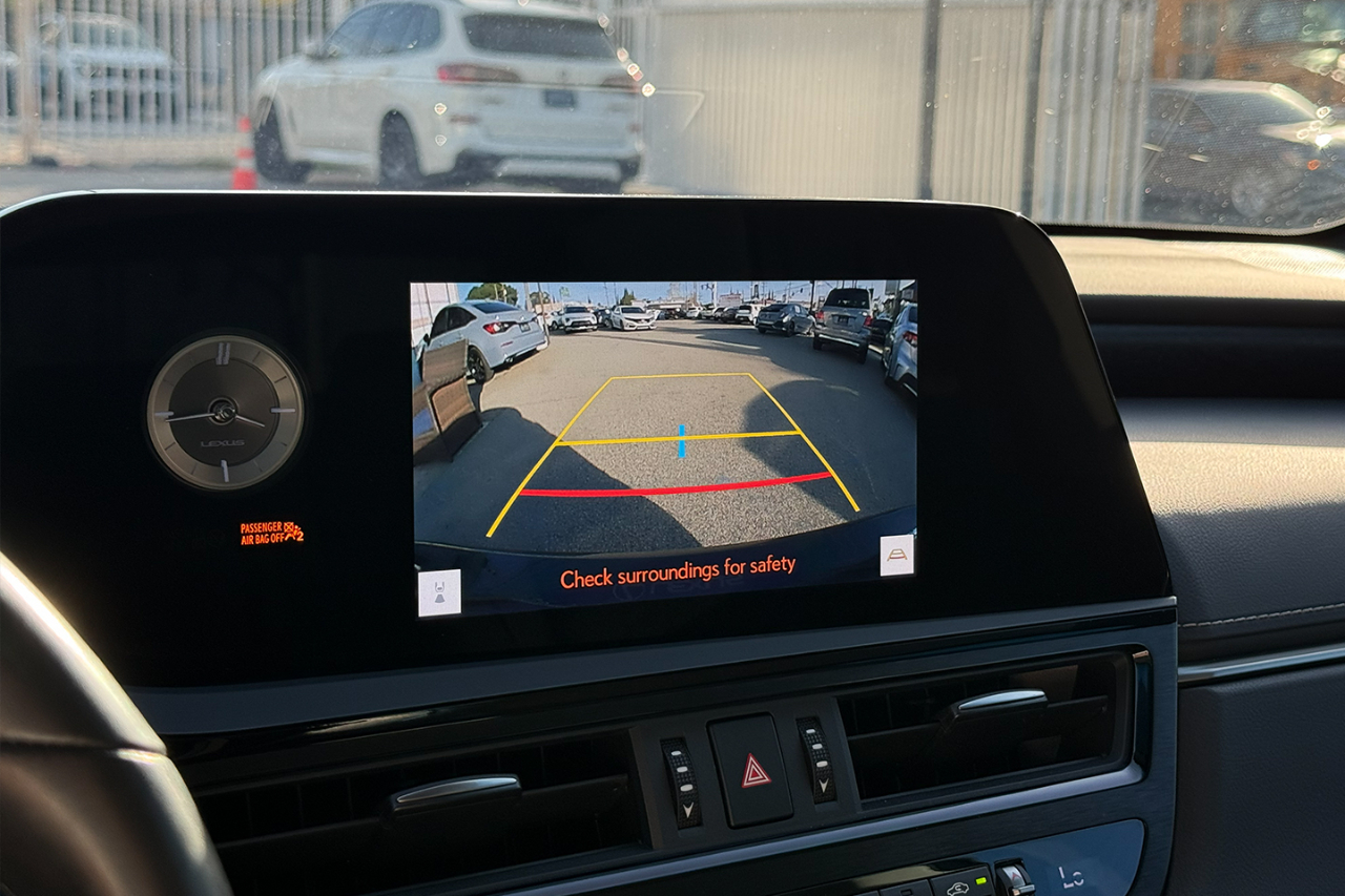 Lexus ES 300h Base 2023