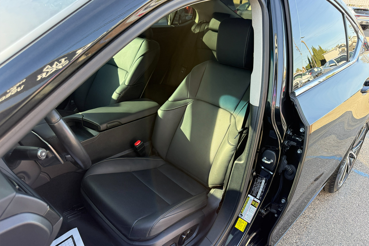 Lexus ES 300h Base 2023