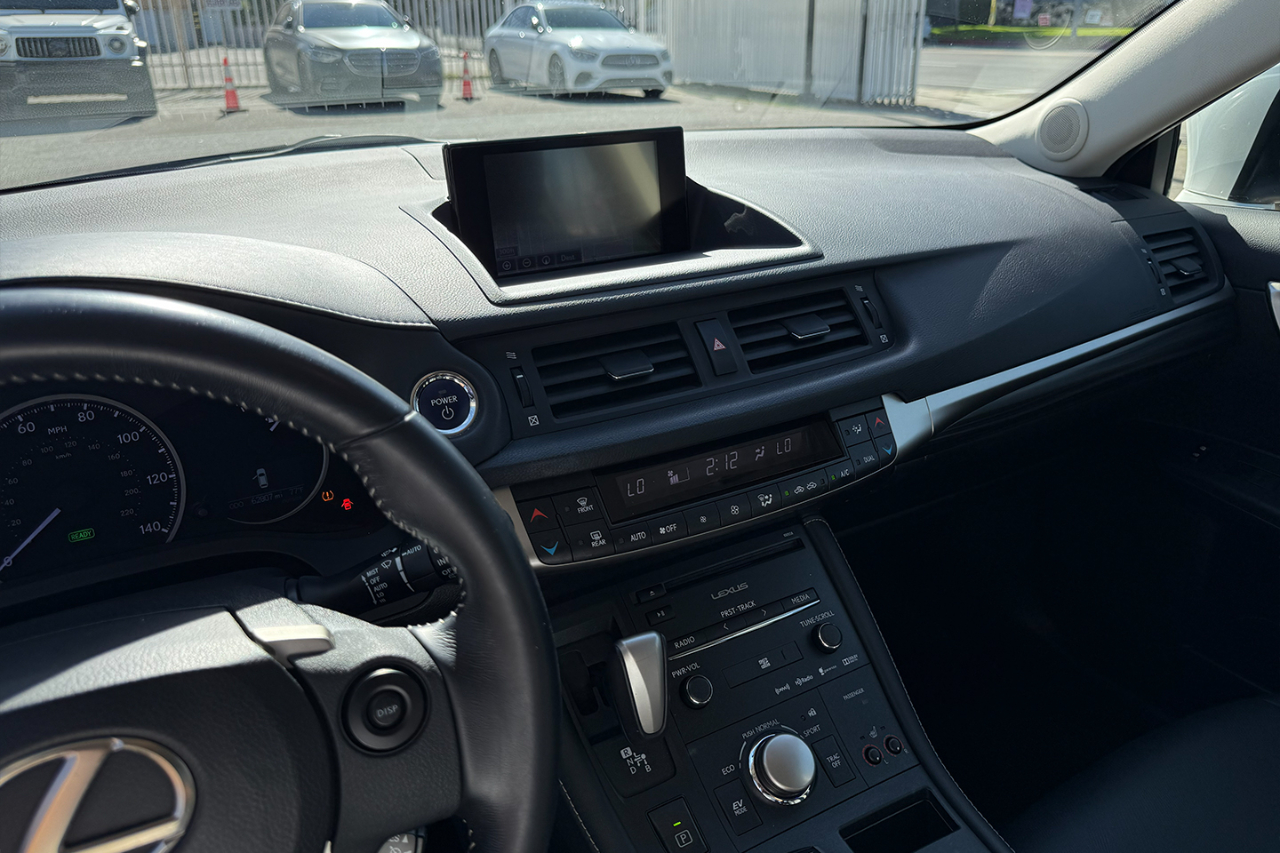 Lexus CT 200h Base 2016