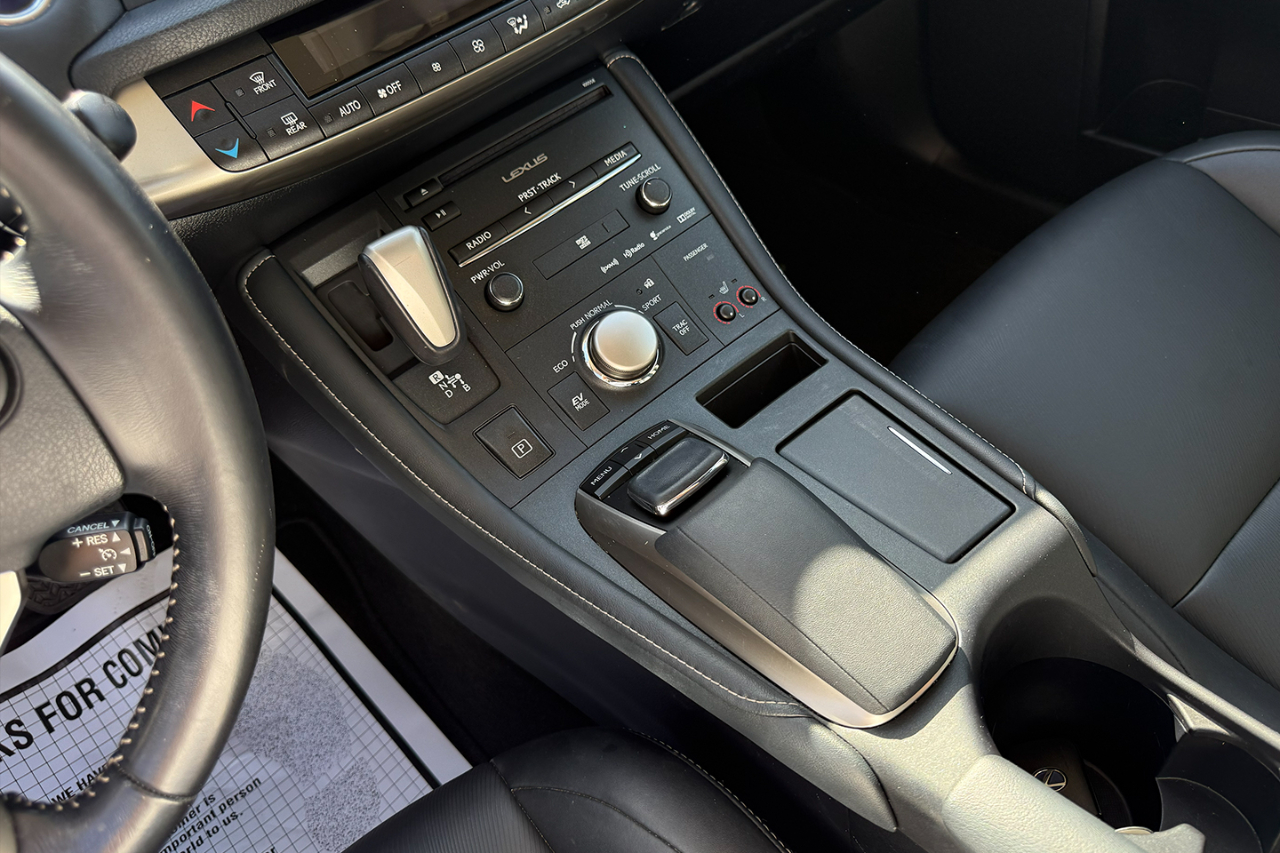 Lexus CT 200h Base 2016