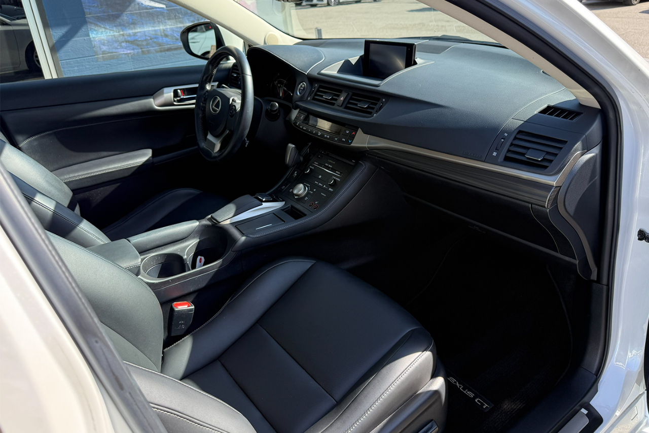 Lexus CT 200h Base 2016