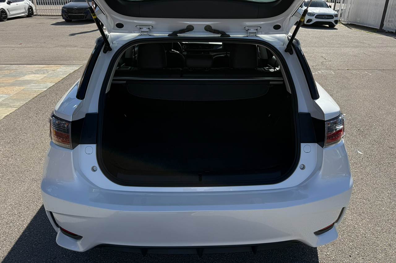 Lexus CT 200h Base 2016