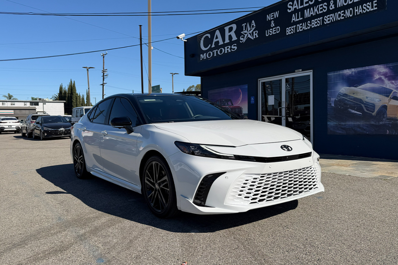 Toyota Camry Hybrid XSE 2025