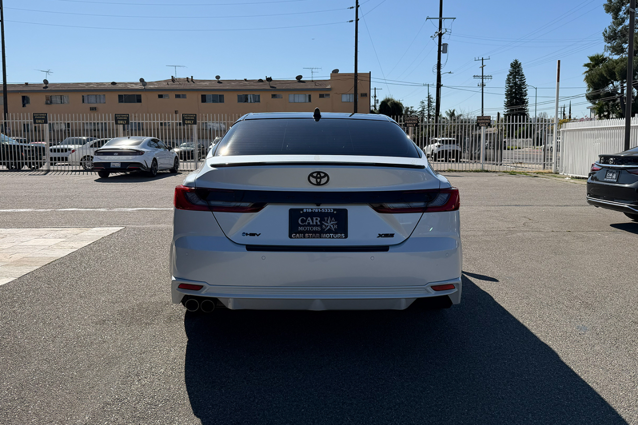 Toyota Camry Hybrid XSE 2025