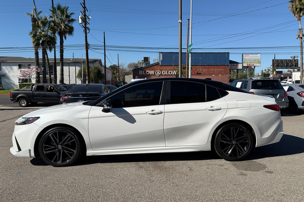 Toyota Camry Hybrid XSE 2025